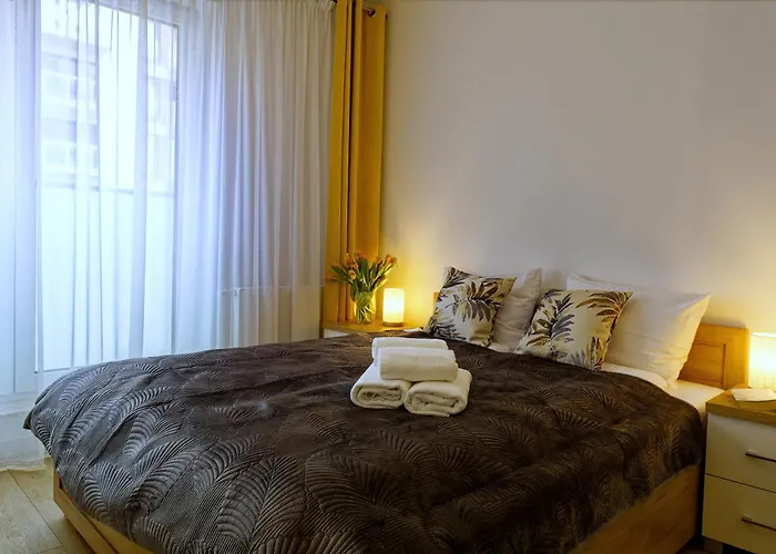 Bialowieska - Przytulny Z Ogrodkiem, Parking - - Fair דירה *